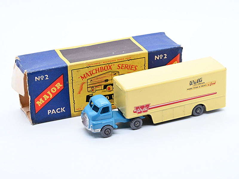 BEDFORD ICE CREAM TRUCK "Wall's"  No. MP-2A2