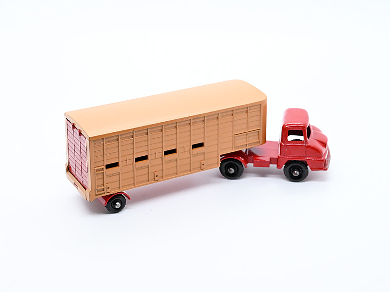 JENNINGS CATTLE TRUCK  No. MP-7A4