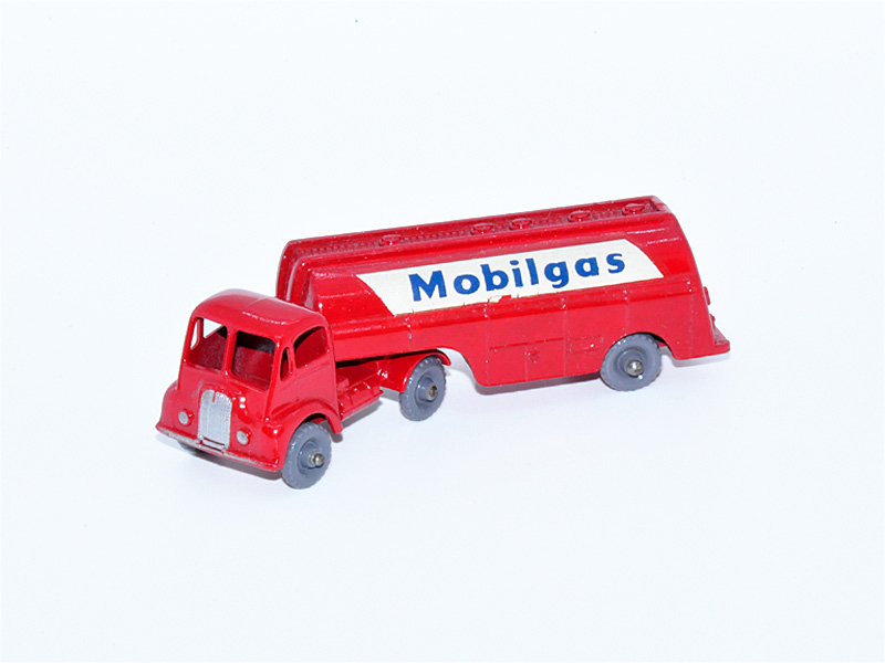 THORNYCROFT 2400 GALLON "Mobilgas" TANKER No. MP-8A1