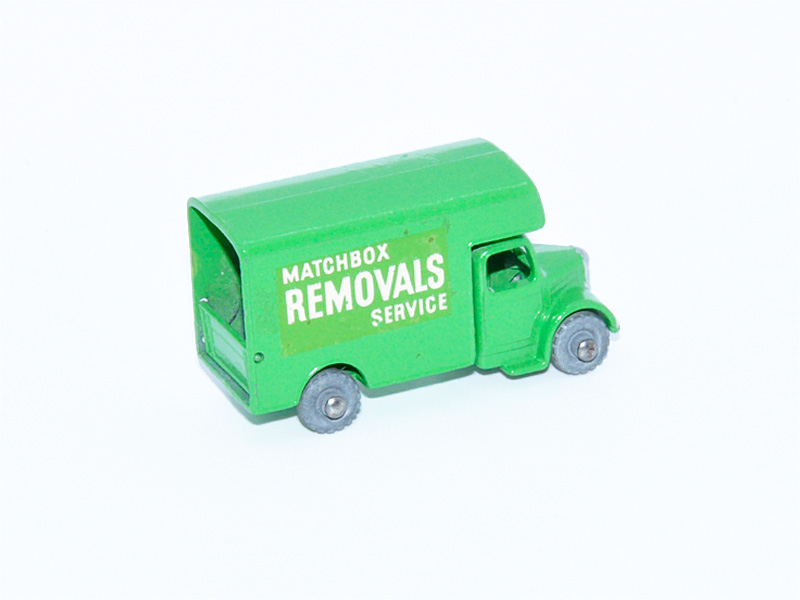 BEDFORD REMOVALS VAN No. 17B3