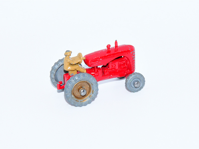 MASSEY HARRIS TRACTOR No. 4B1