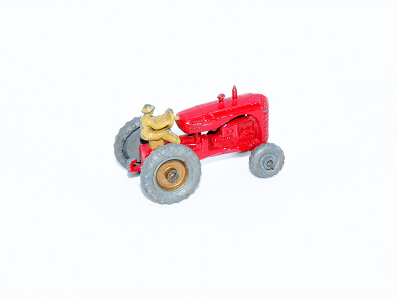 MASSEY HARRIS TRACTOR No. 4B2