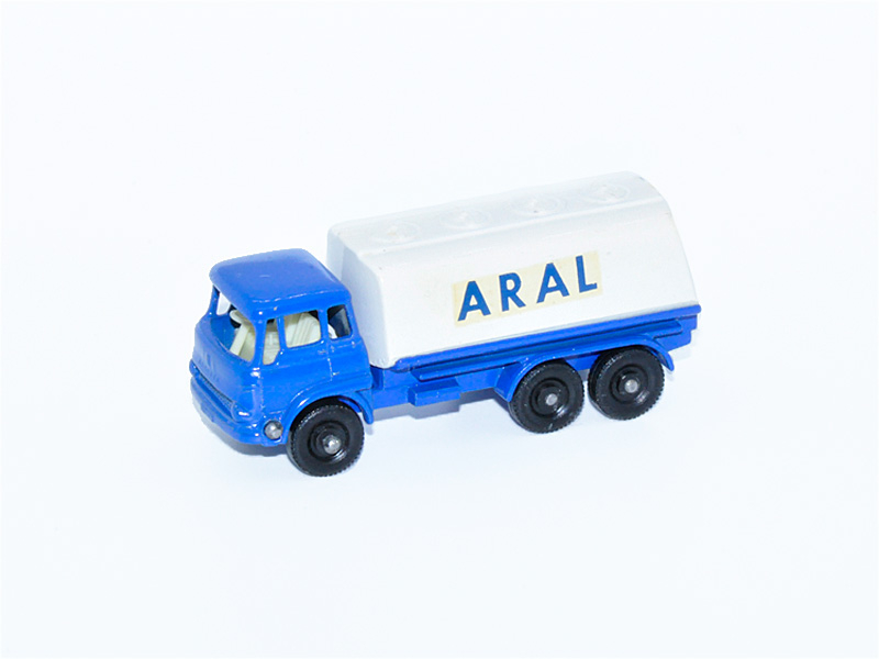 BEDFORD PETROL TANKER "ARAL" No. 25C3