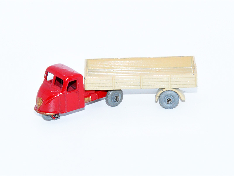 SCAMMEL SCARAB MECHANICAL HORSE & TRAILER No. 10B1