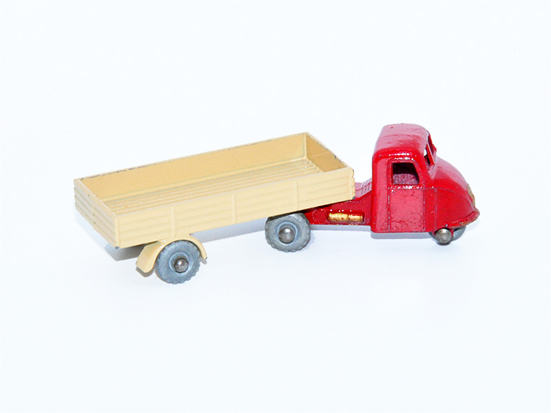 SCAMMEL SCARAB MECHANICAL HORSE & TRAILER No. 10B1