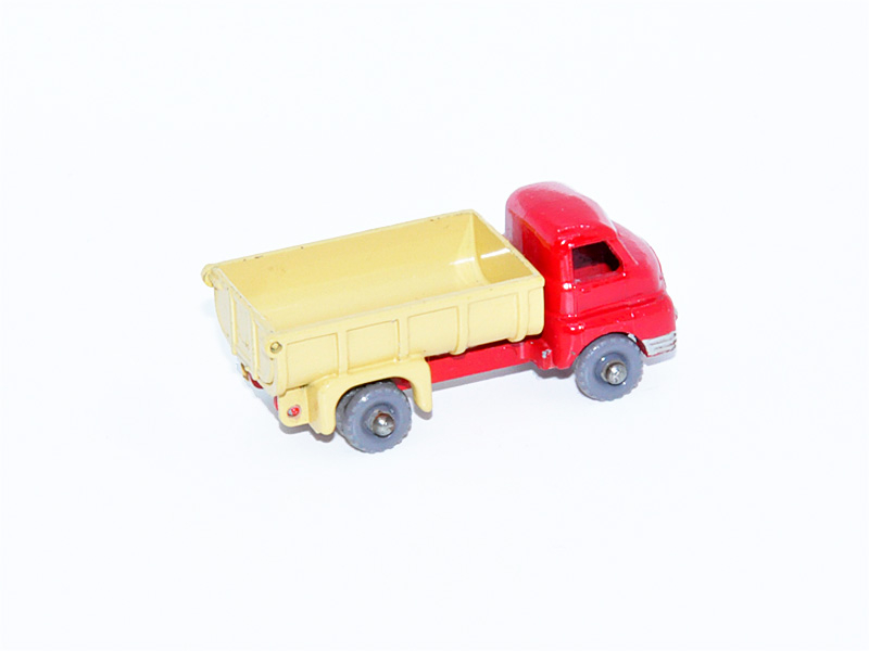 BEDFORD 7 TON TIPPER No. 40A3