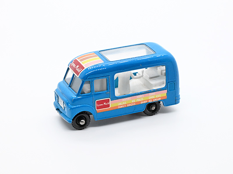 COMMER ICE CREAM VAN No. 47B3