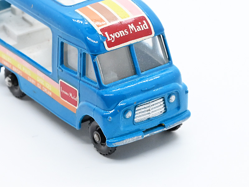 COMMER ICE CREAM VAN No. 47B3