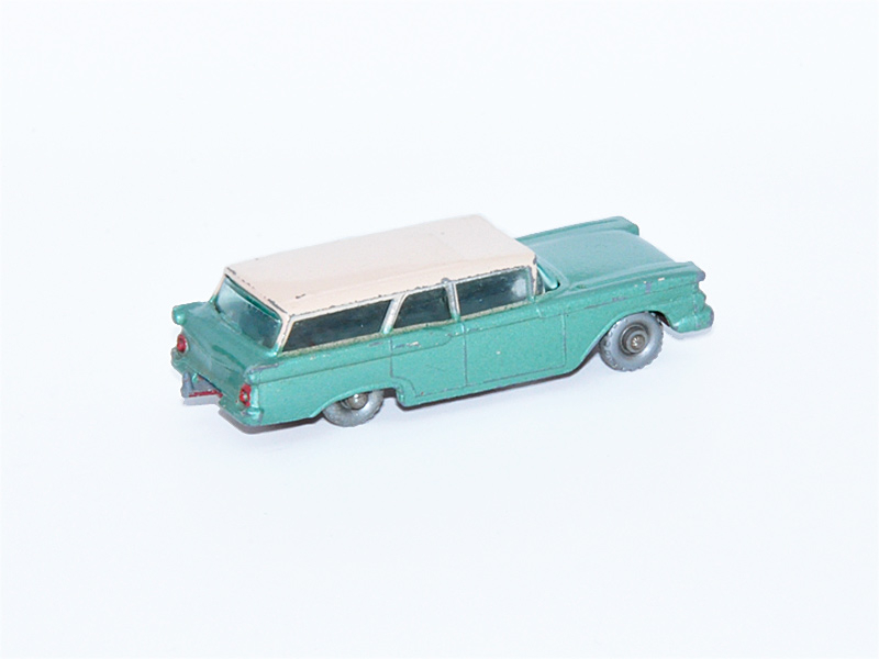AMERICAN FORD (FAIRLANE) STATION WAGON No. 31B10