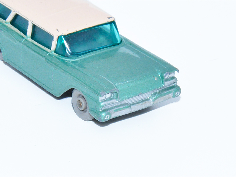 AMERICAN FORD (FAIRLANE) STATION WAGON No. 31B14 - Kopie