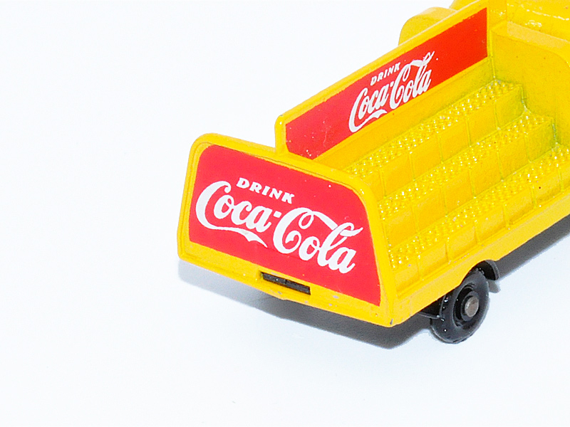 KARRIER BANTAM 2 TON No. 37B8 "Coca-Cola"