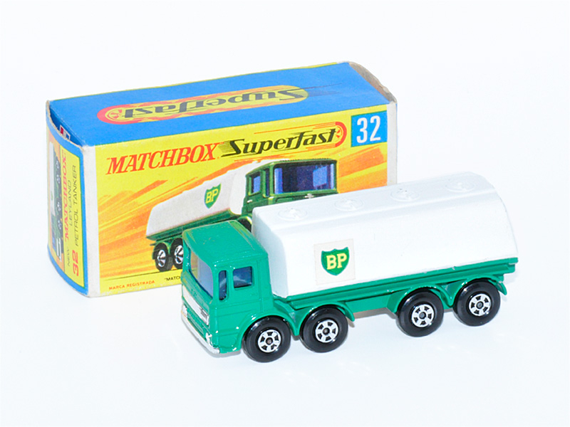 LEYLAND PETROL TANKER No. 32A2