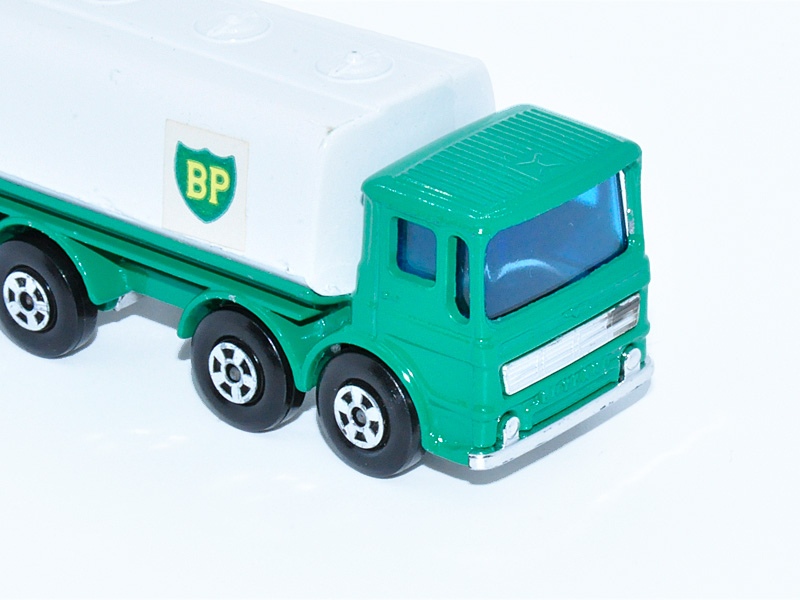 LEYLAND PETROL TANKER No. 32A2
