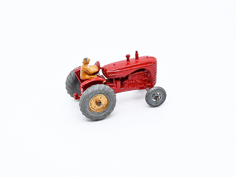 MASSEY HARRIS TRACTOR No. 4A3