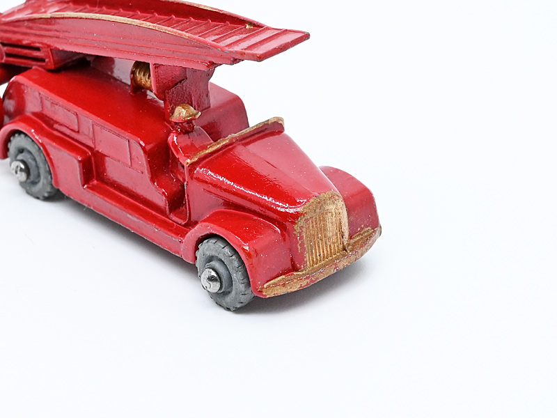 DENNIS FIRE ENGINE No. 9B4